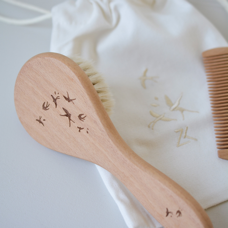 Set brosse + peigne "Hirondelles"