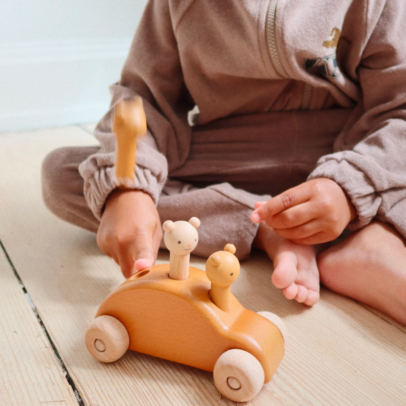 Pop-up teddy bear car 