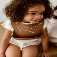 Silicone bib - Swallows - hazelnut